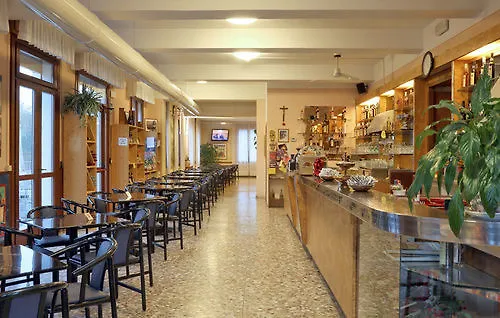 Locanda Al Santuario Peschiera del Garda 2*,  Italië