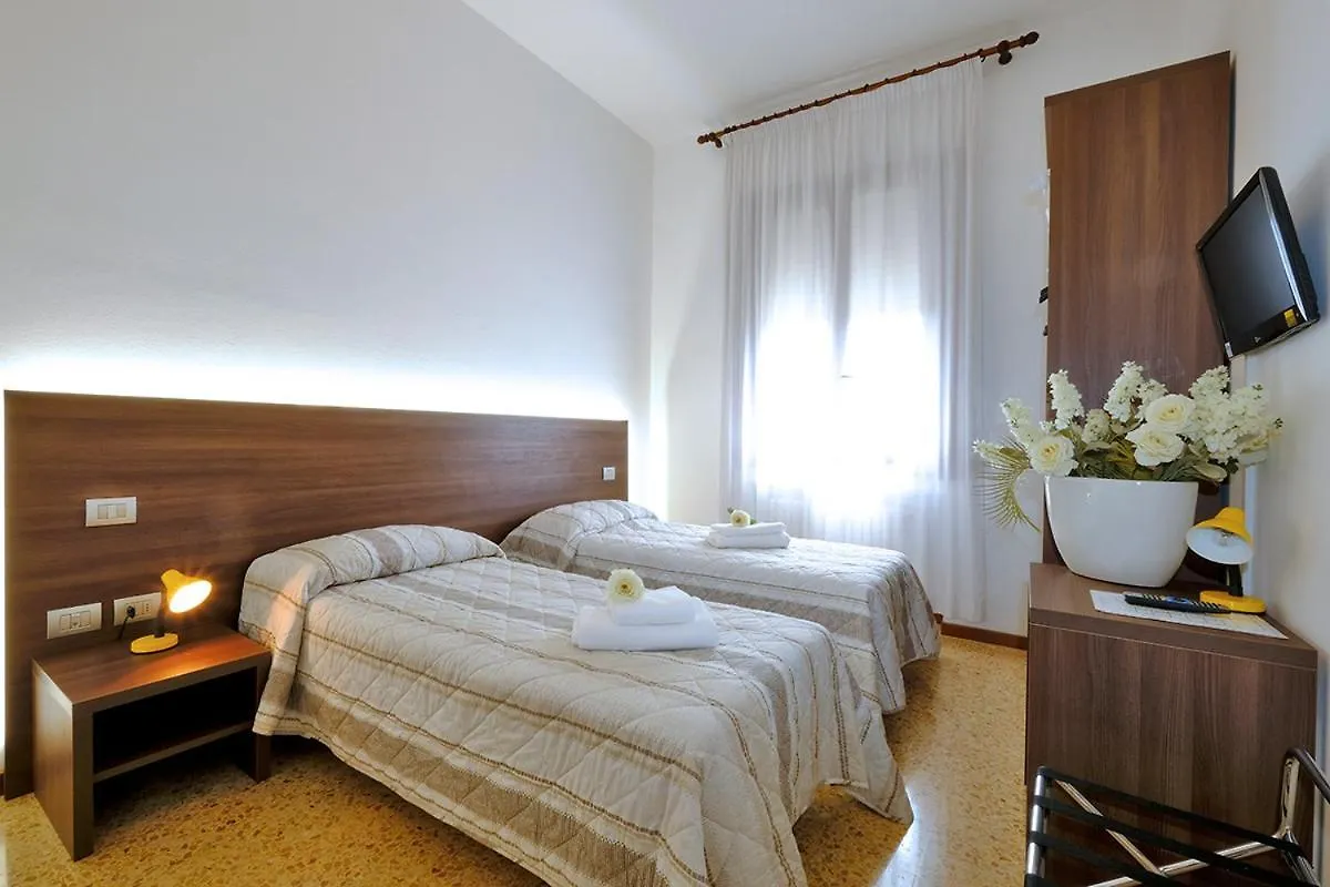 ** Hotel Locanda Al Santuario Peschiera del Garda Italy