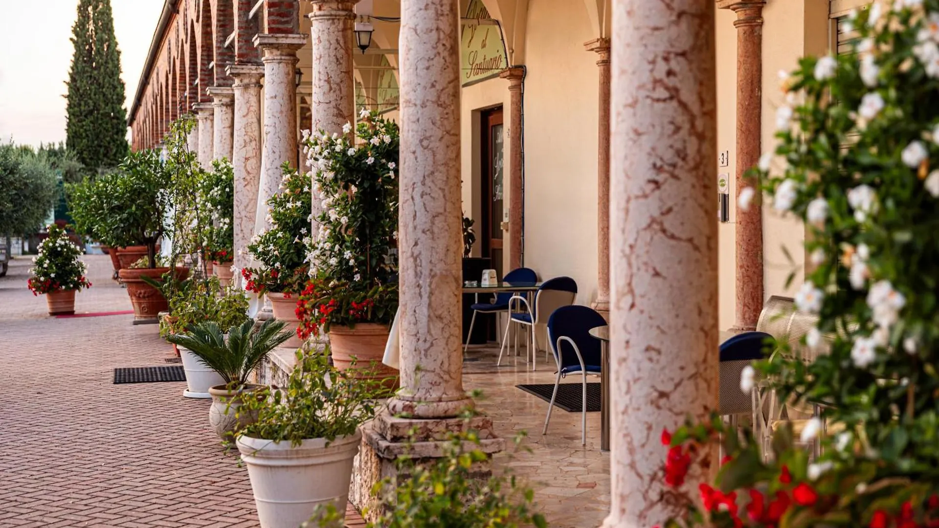 Locanda Al Santuario Peschiera del Garda 2*,  Italy